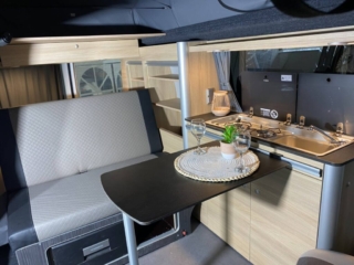 Gezellige zithoek in de Achterhoeker 2 Smallander camper