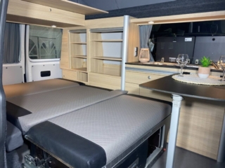 Bed in de Achterhoeker 2 Smallander camper geschikt voor twee personen